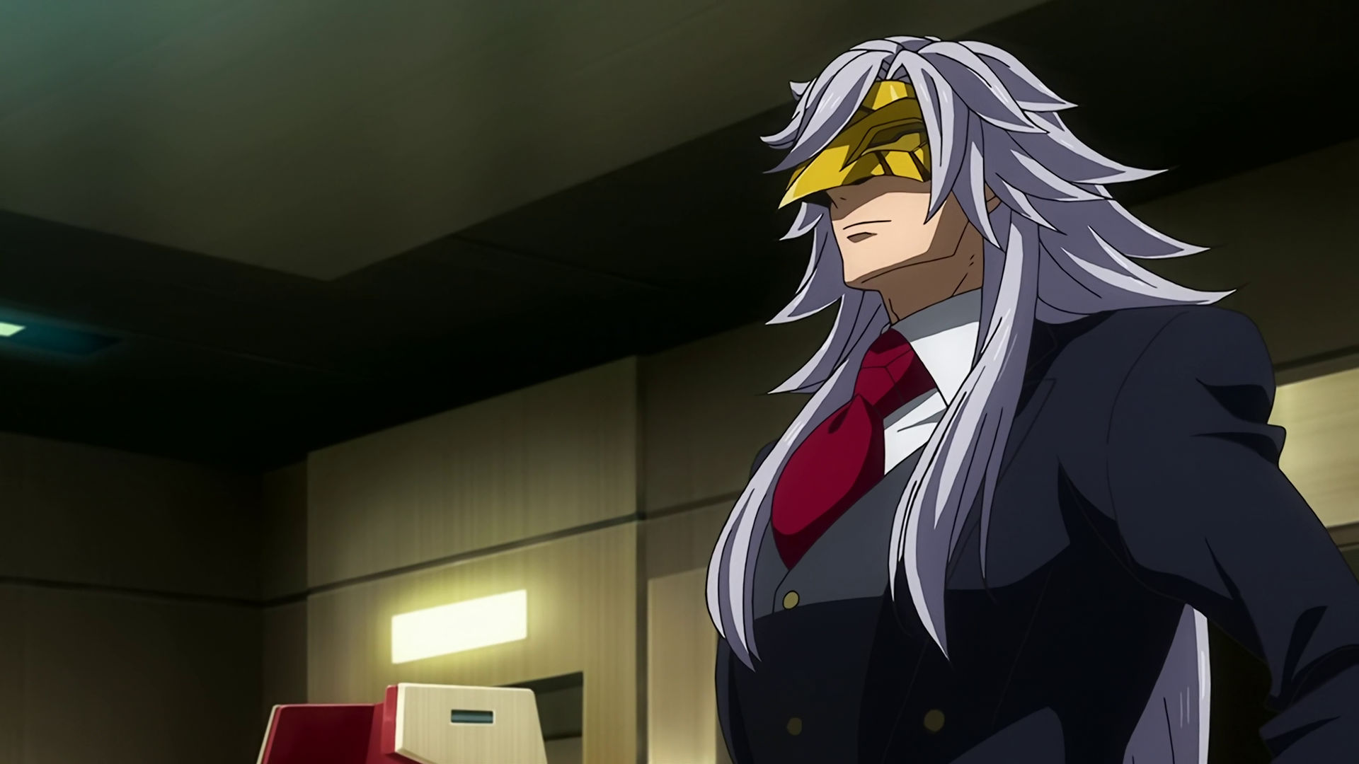 McGillis wearing Montag's mask